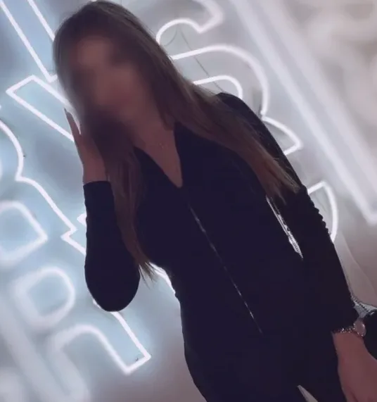 Alina, 32