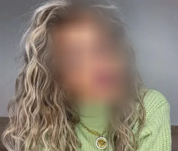 Anniina, 35