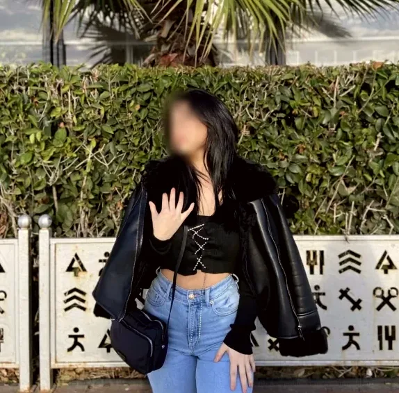Cecilia, 19