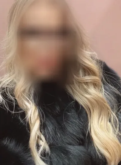 Emilia, 32