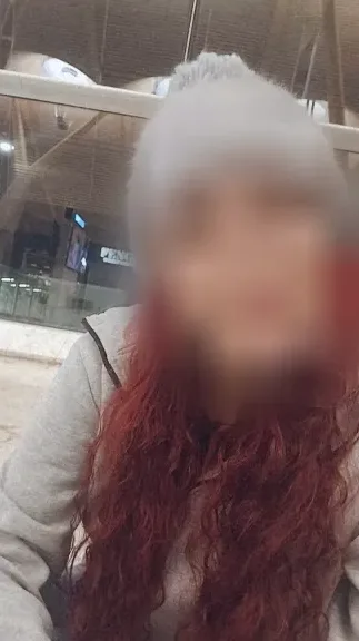 Emmi, 29