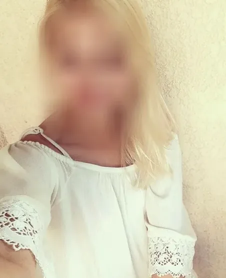 Henna, 34