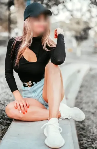 Khadija, 28