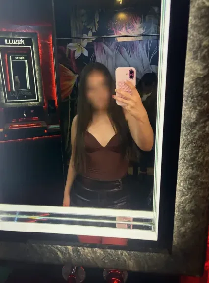 Netta, 18