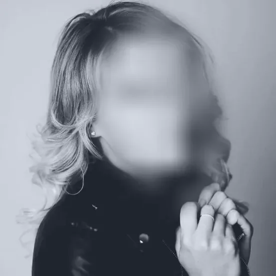 Paula, 33