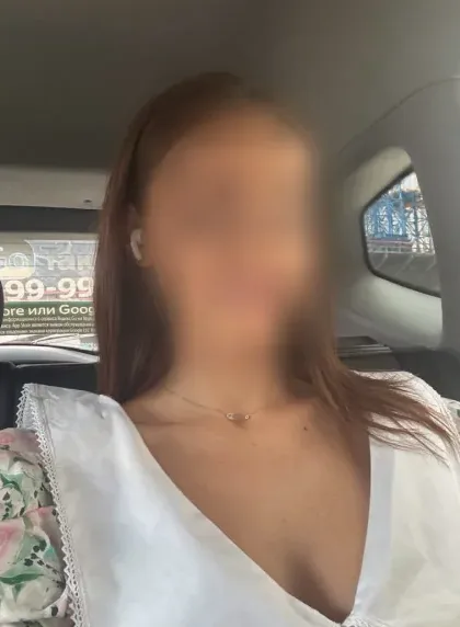 Ulla, 35